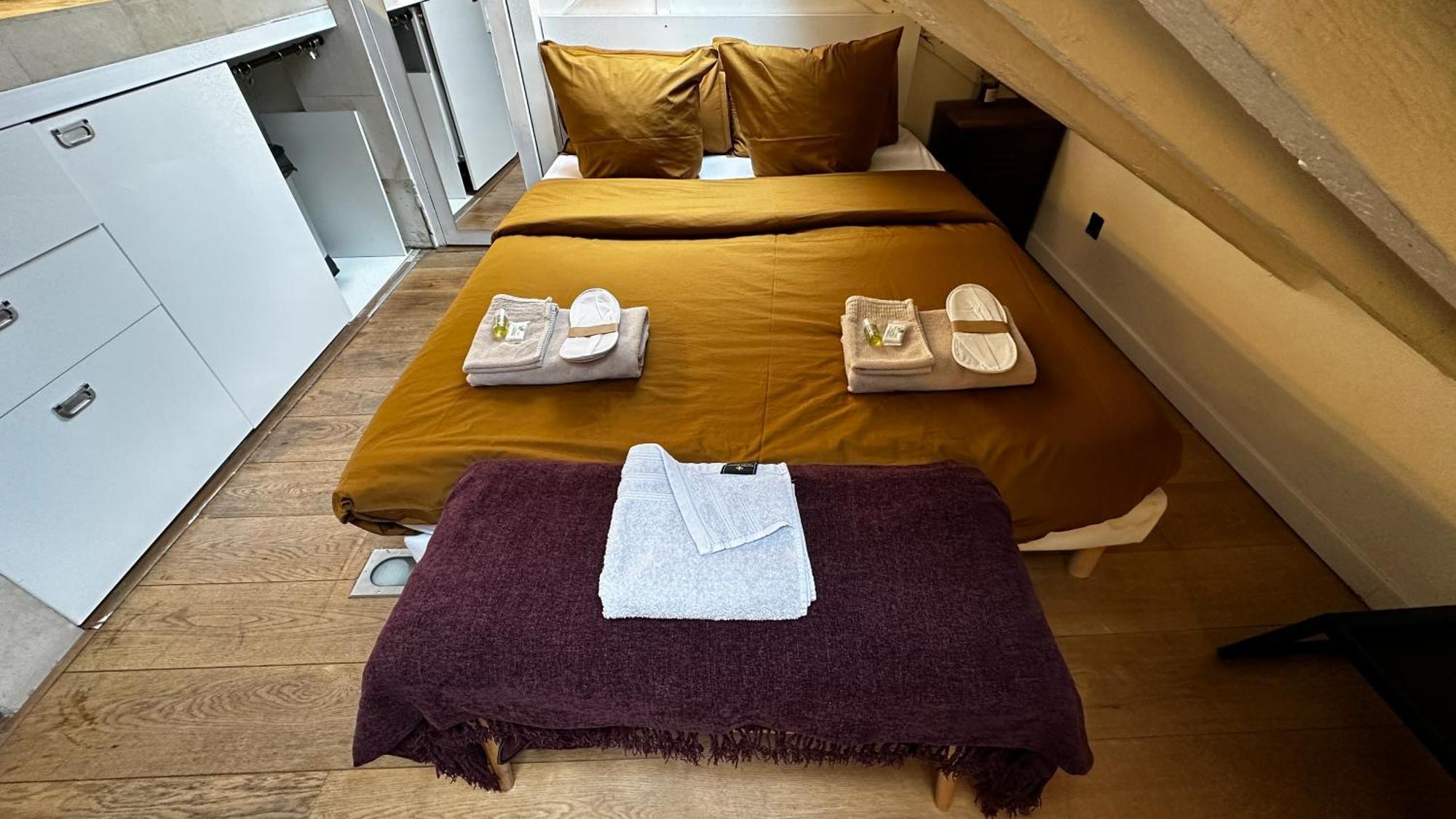 Апартаменты Marais Rooftop Studio - Metro Filles Du Calvaire Париж Экстерьер фото